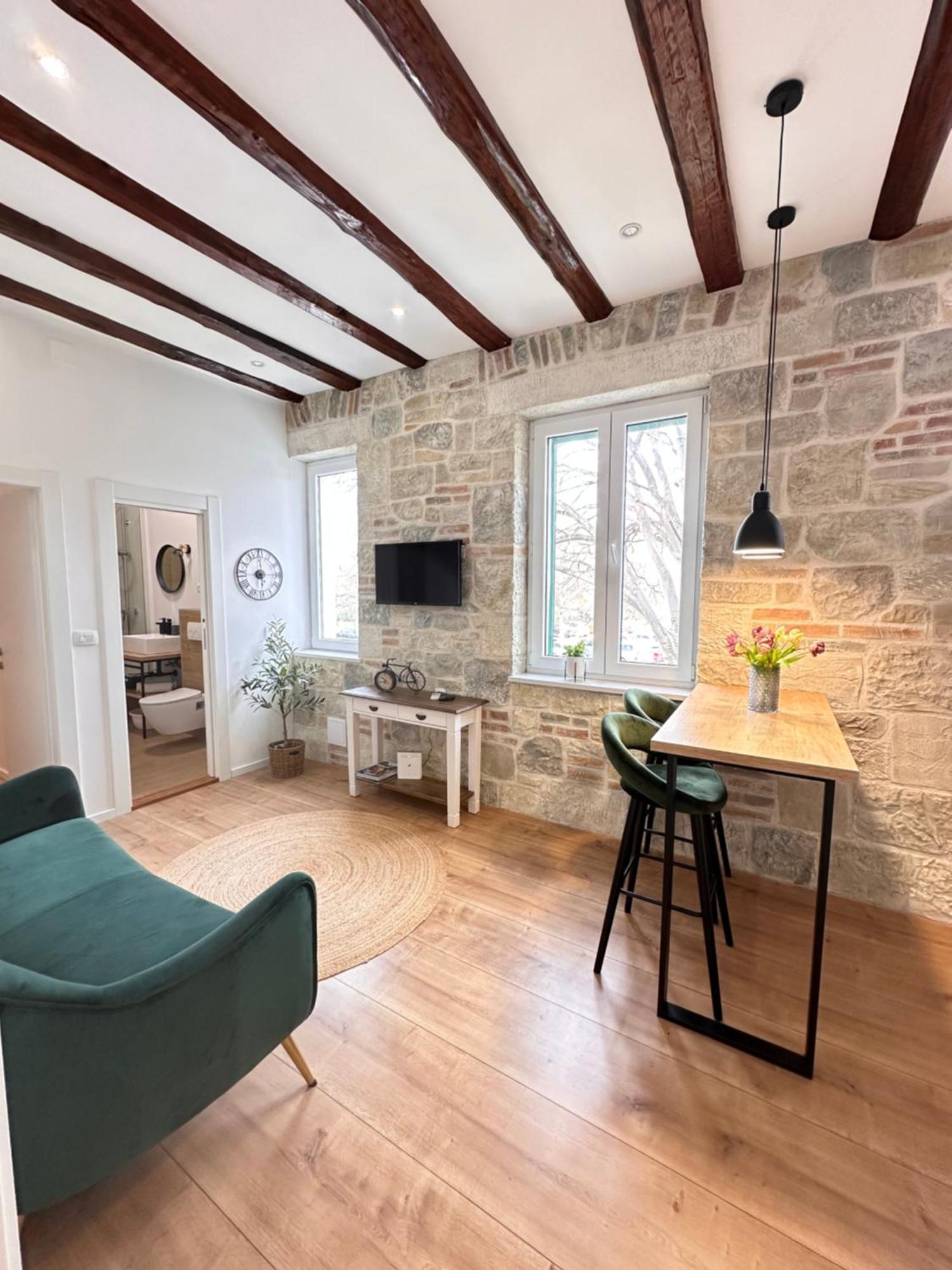 Apartman Agora *